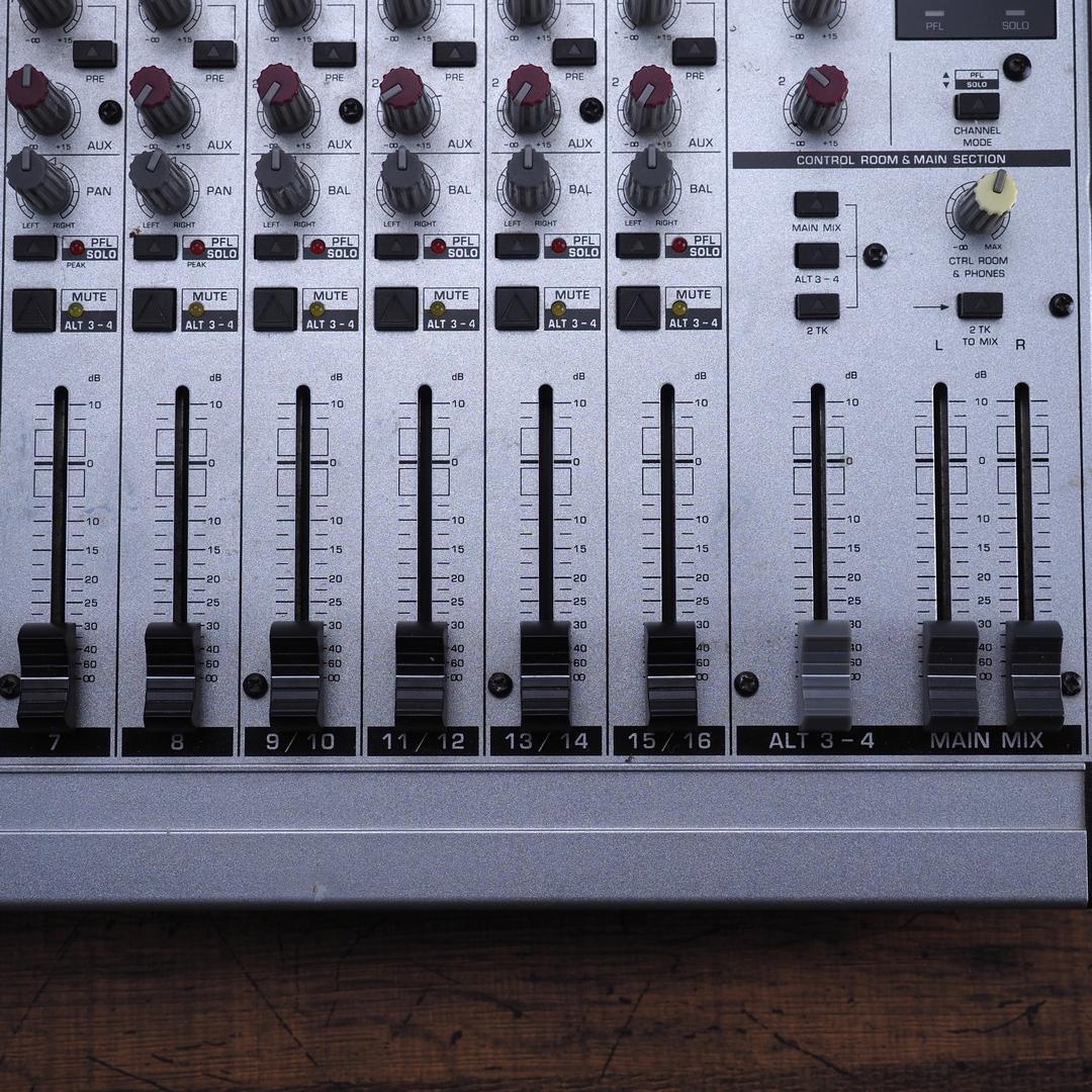BEHRINGER MX2004A 　ACアダプターなしだけど動作確認済品