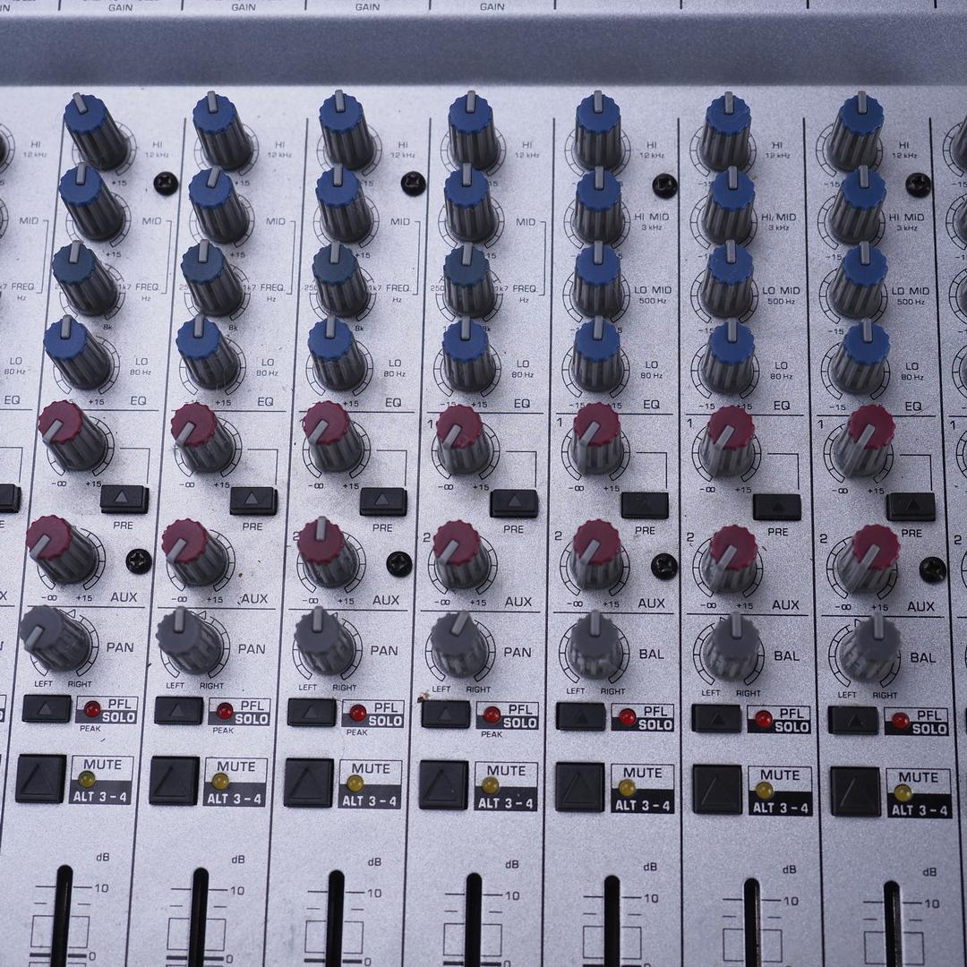 BEHRINGER MX2004A 　ACアダプターなしだけど動作確認済品
