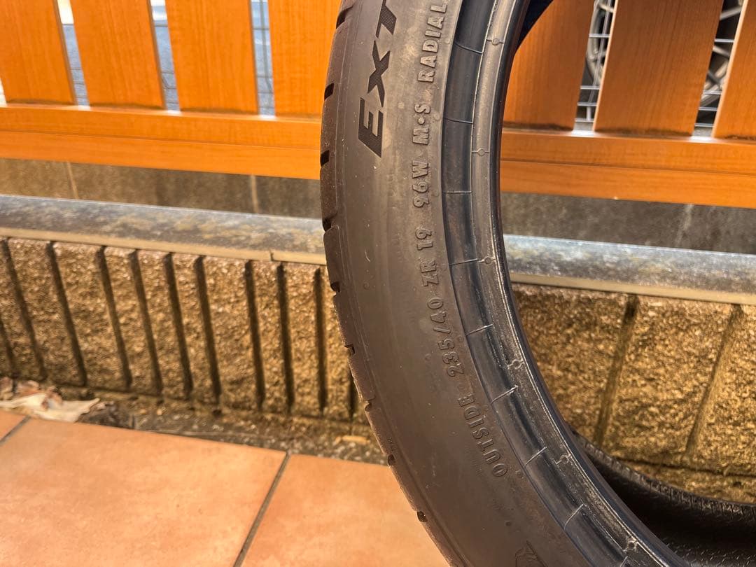 コンチネンタル　エクストリームコンタクトDWS06 PLUS 235/40/19