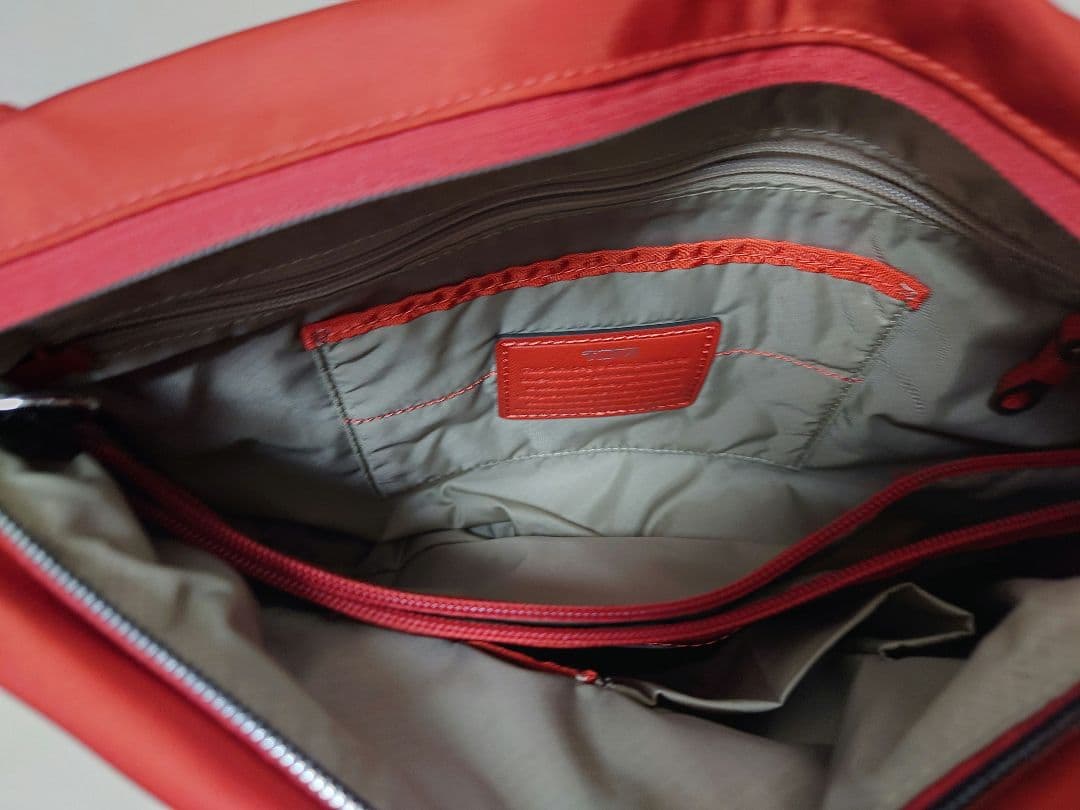 【TUMI/トゥミ】 クロスボディバッグ 渋いレッド