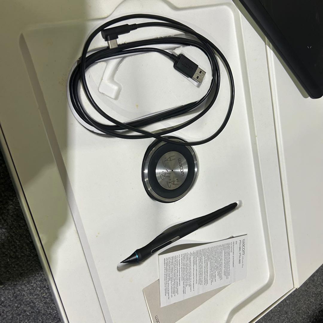 ペンタブレット本体　Wacom Intuos Pro PTH-660