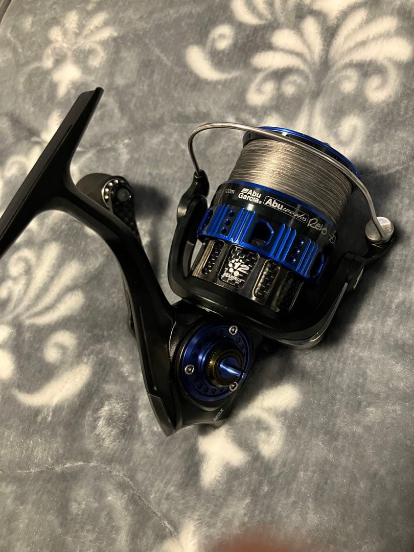 レボMGX 2500SH DEEZキット　純正スプール付　アブガルシア　青木大介
