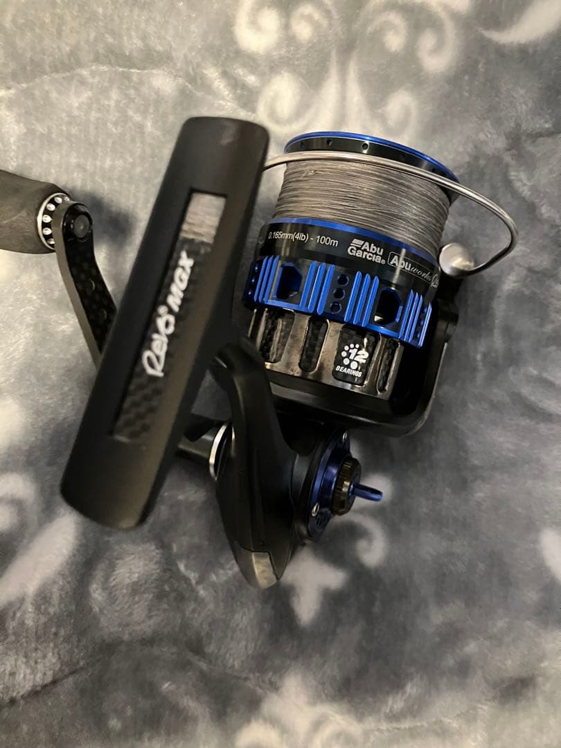 レボMGX 2500SH DEEZキット　純正スプール付　アブガルシア　青木大介