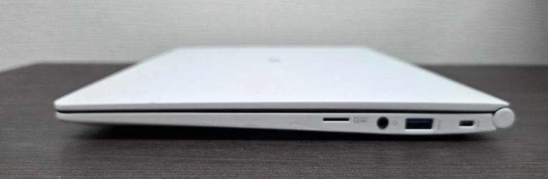 LG gram 14インチ/ i7 / 16Gb / 512Gb / オフィス