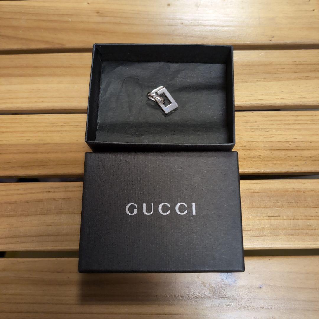 GUCCI　シルバー　ネックレストップ