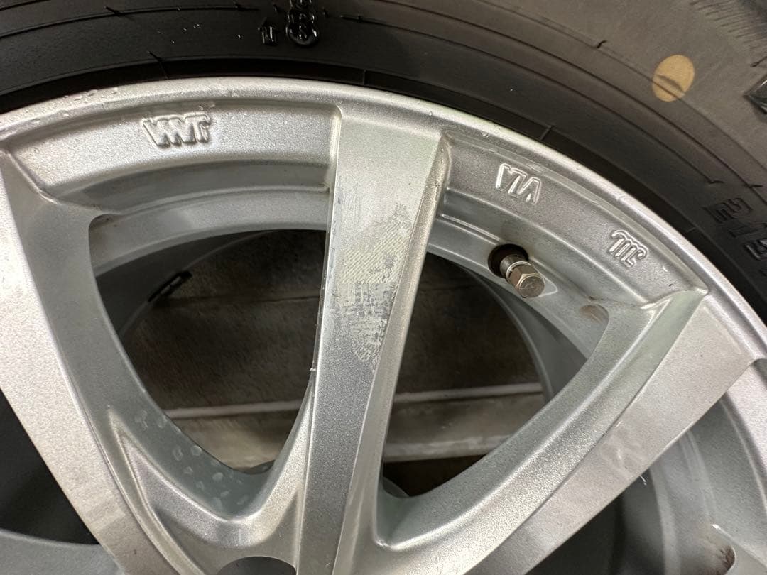 t*r様 ⭐️早い者勝ち⭐️215/60R17ホイール付き スタッドレスタイヤ