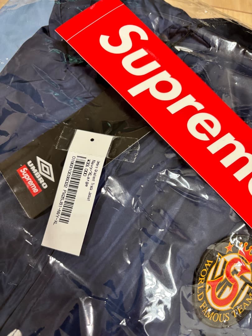 ジャケット・アウター Supreme Umbro Gradient Track Jacket NAVY