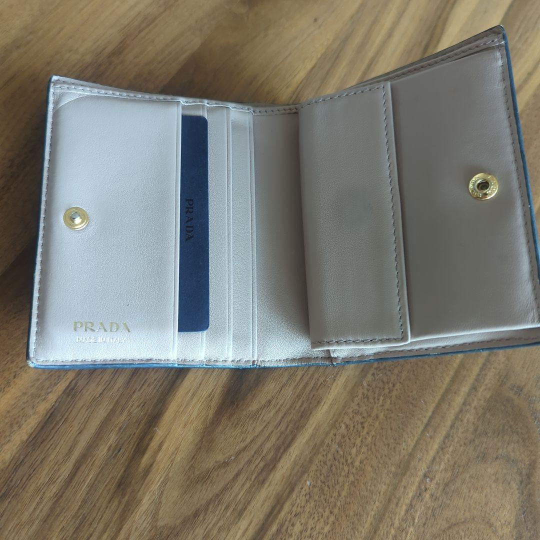PRADA ブラック 二つ折り財布 リボンモチーフ