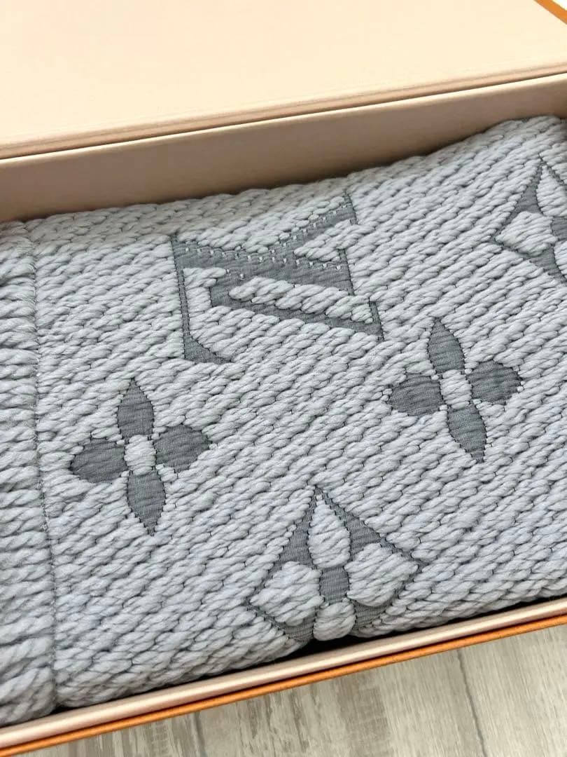 【Louis Vuitton】ロゴマフラー グリペルル　定番　人気　グレー