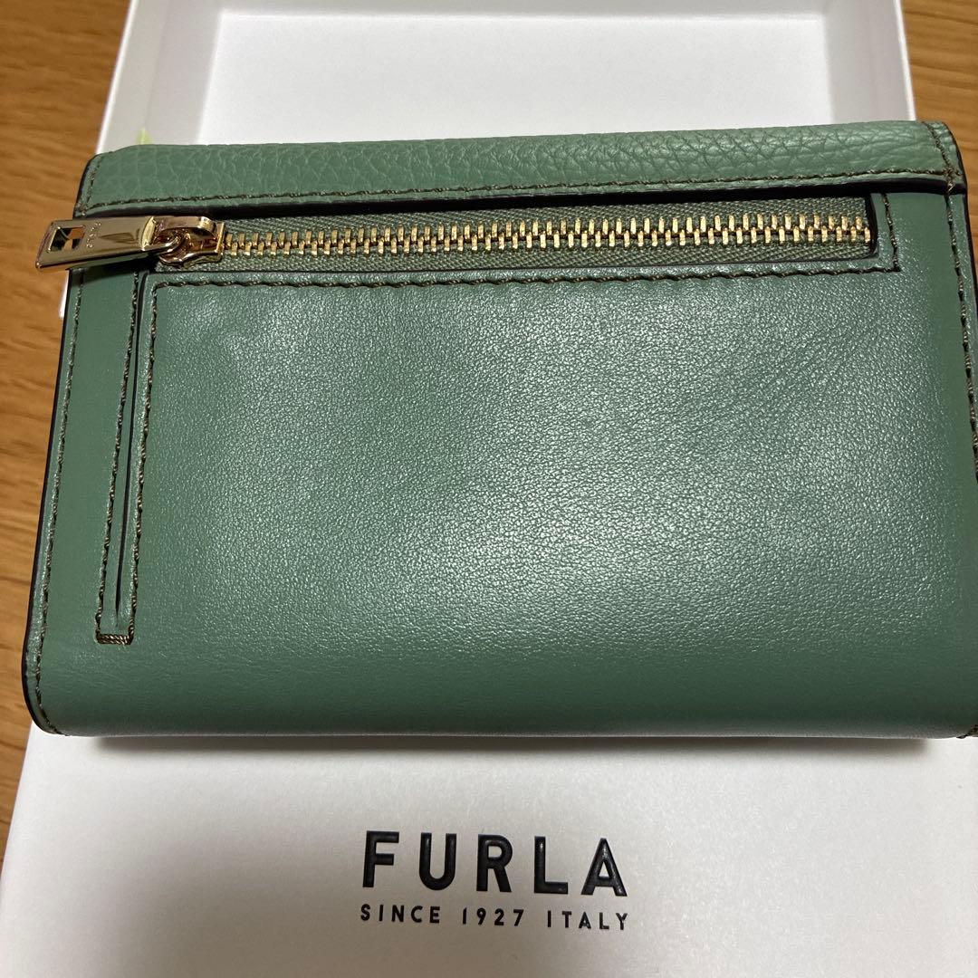 FURLA グリーン 三つ折り財布