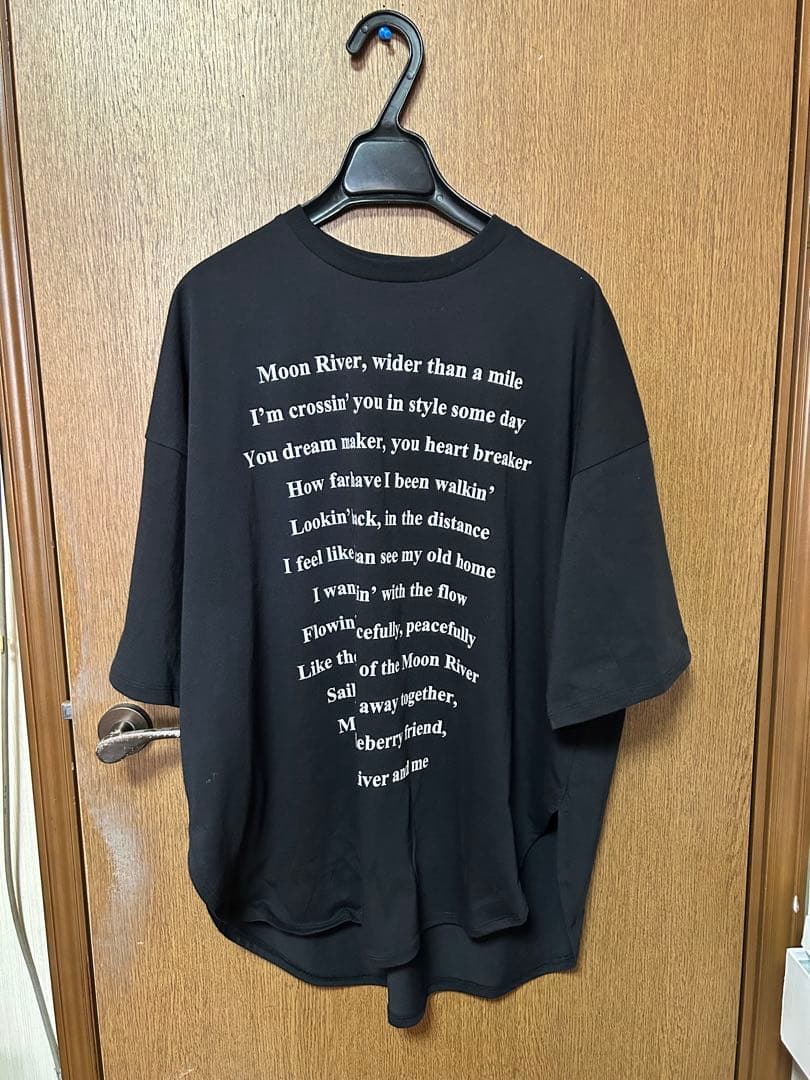 お値下げ！SACRA サクラ　新作　五分丈袖Tシャツ　黒