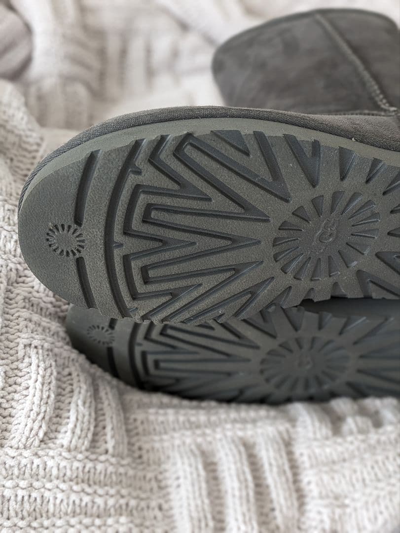 UGG グレー ムートンブーツUSA8 クラシックショート