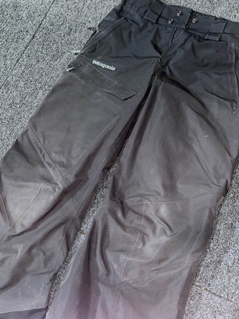 patagonia スノーボードパンツ 黒