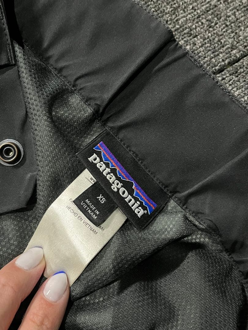 patagonia スノーボードパンツ 黒