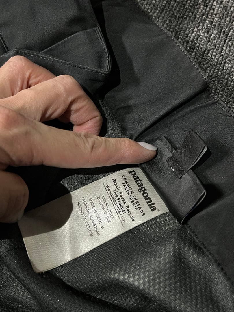 patagonia スノーボードパンツ 黒