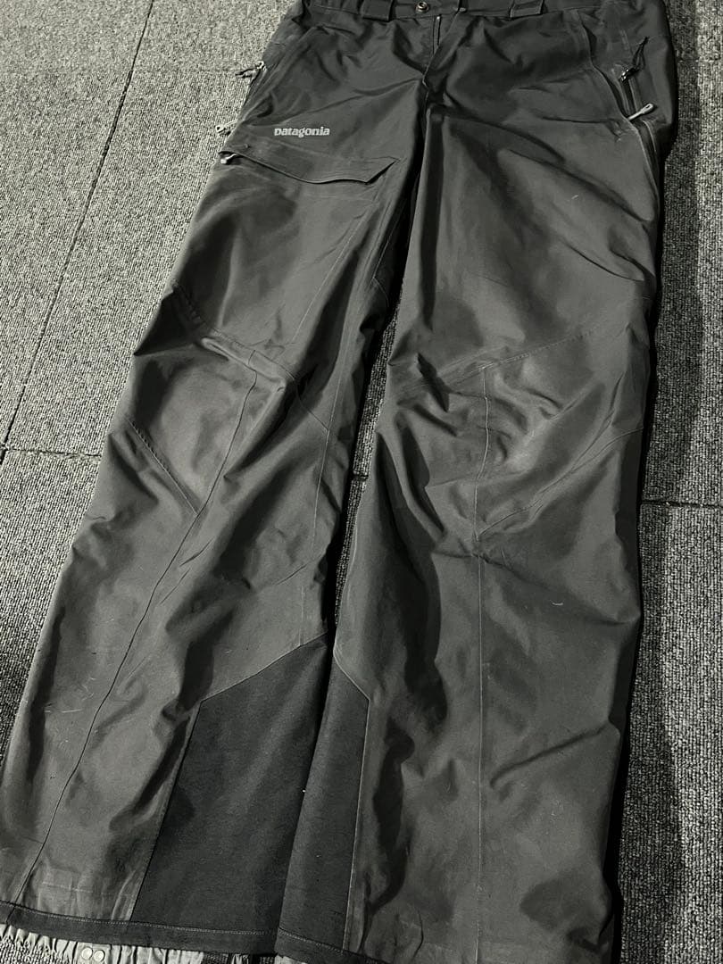 patagonia スノーボードパンツ 黒