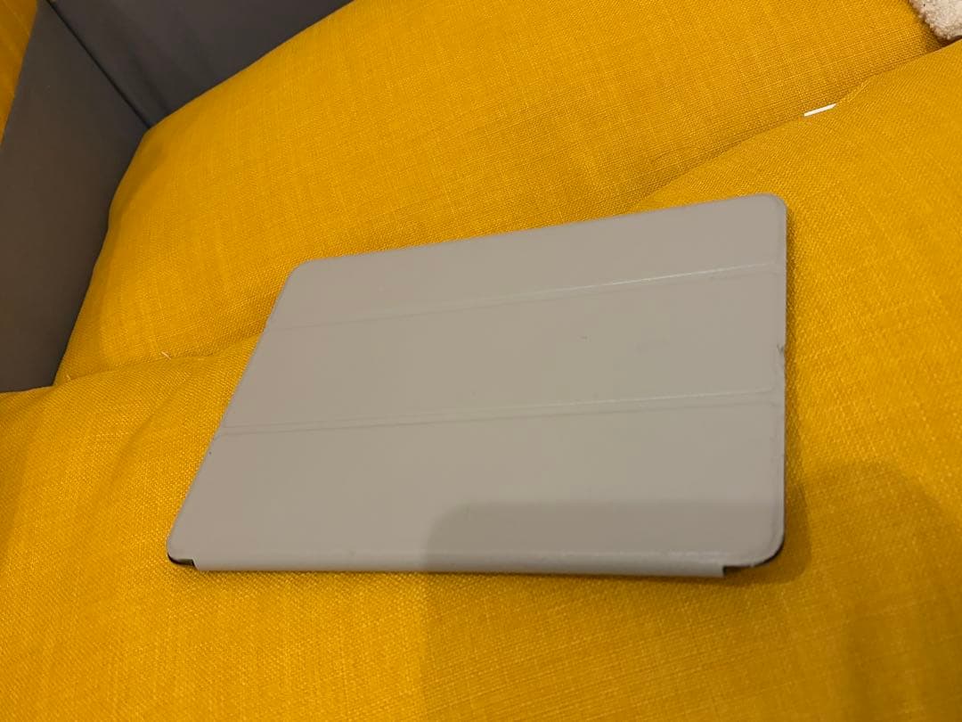 [自立カバー付き】美品 iPad 第8世代