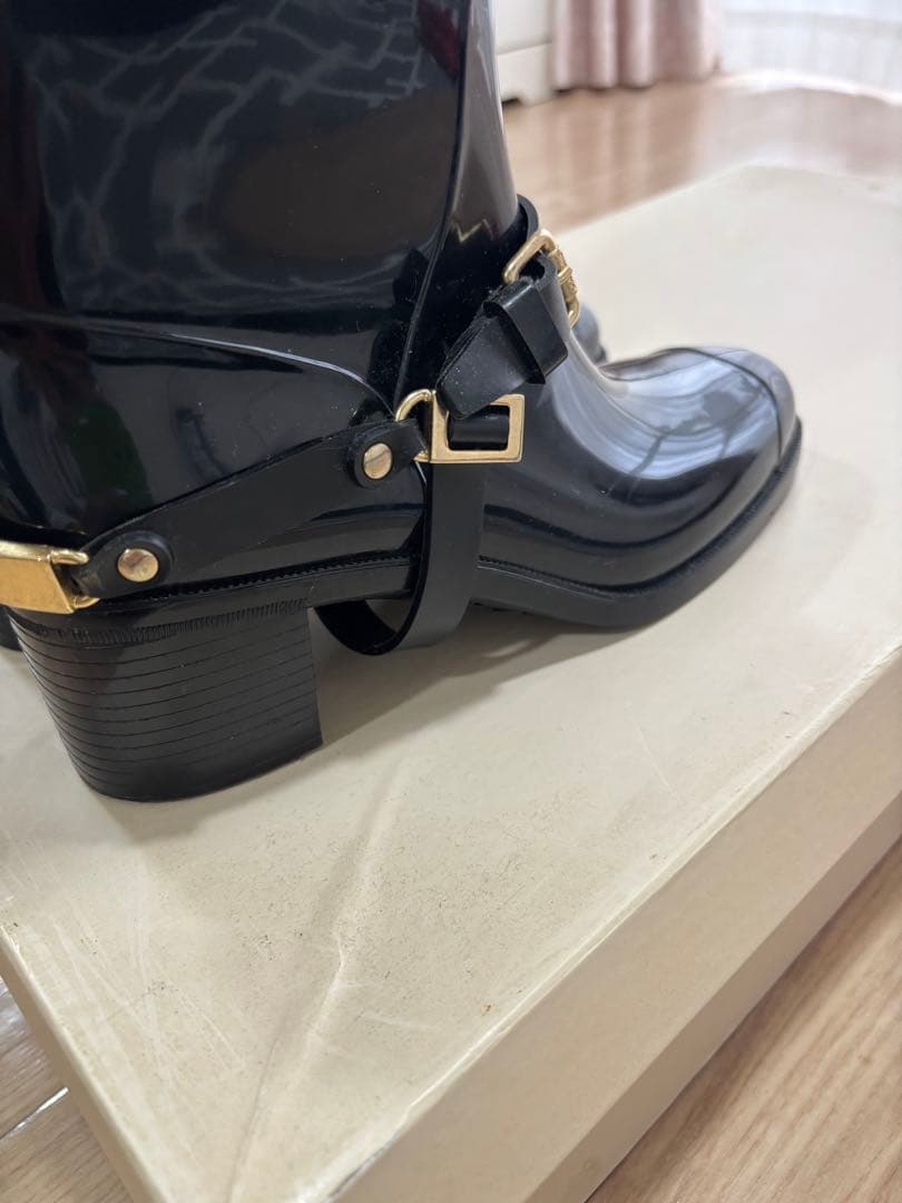 超美品JIMMY CHOO ブラック長靴 ストラップ付き