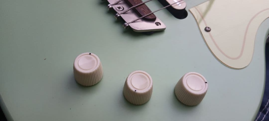 ダンエレクトロ　Danelectro 　ショートスケール　リップからシングルに改
