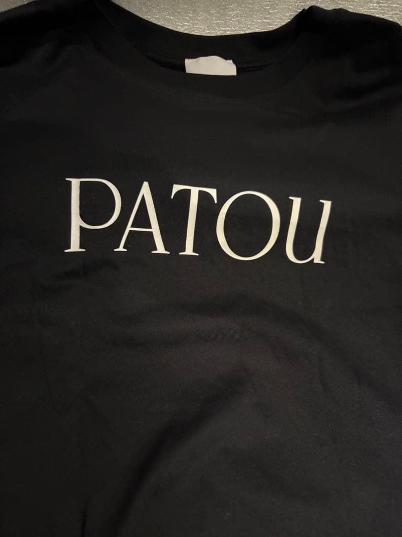 PATOU ブラック Tシャツ