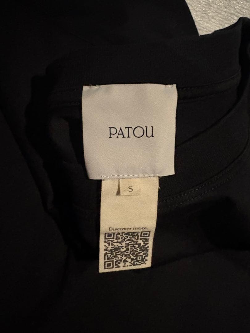 PATOU ブラック Tシャツ