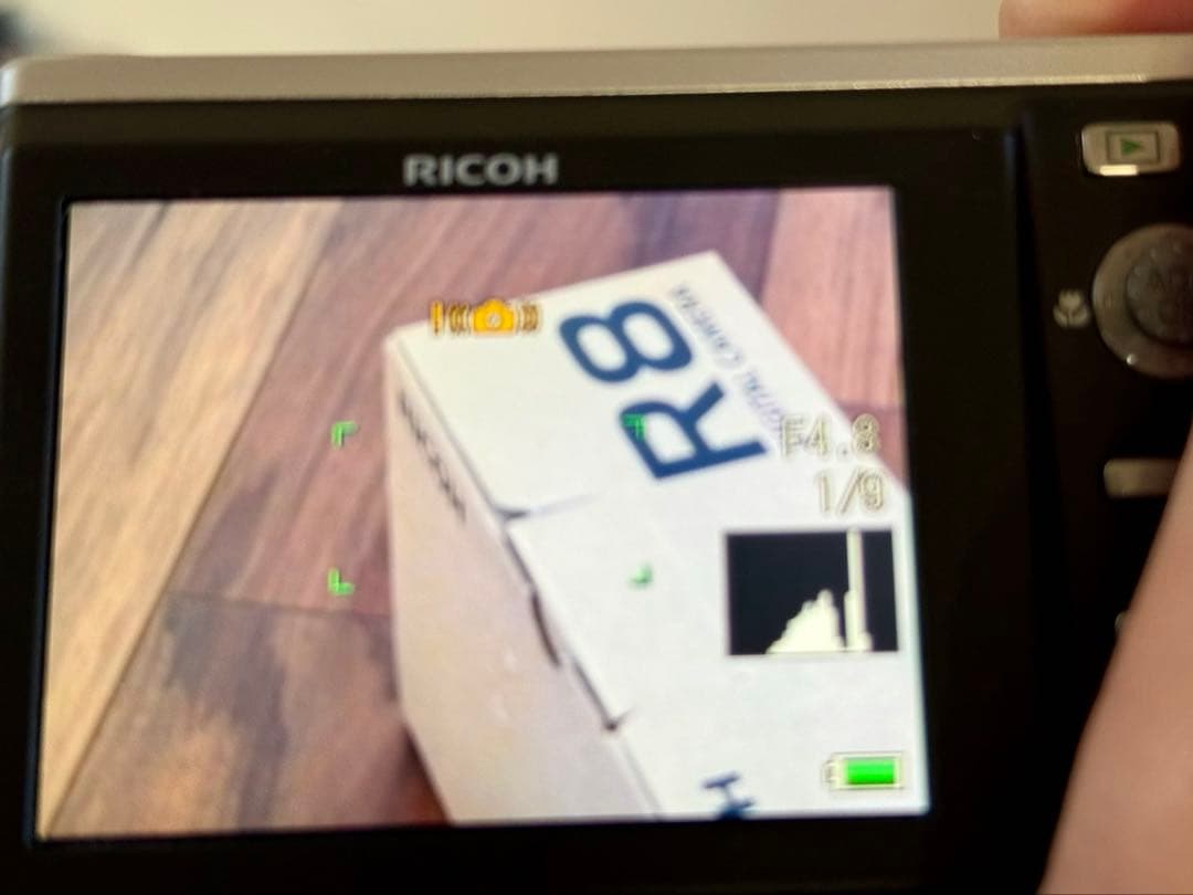 RICOH R8 コンパクトデジタルカメラ　レアカラー　完動品