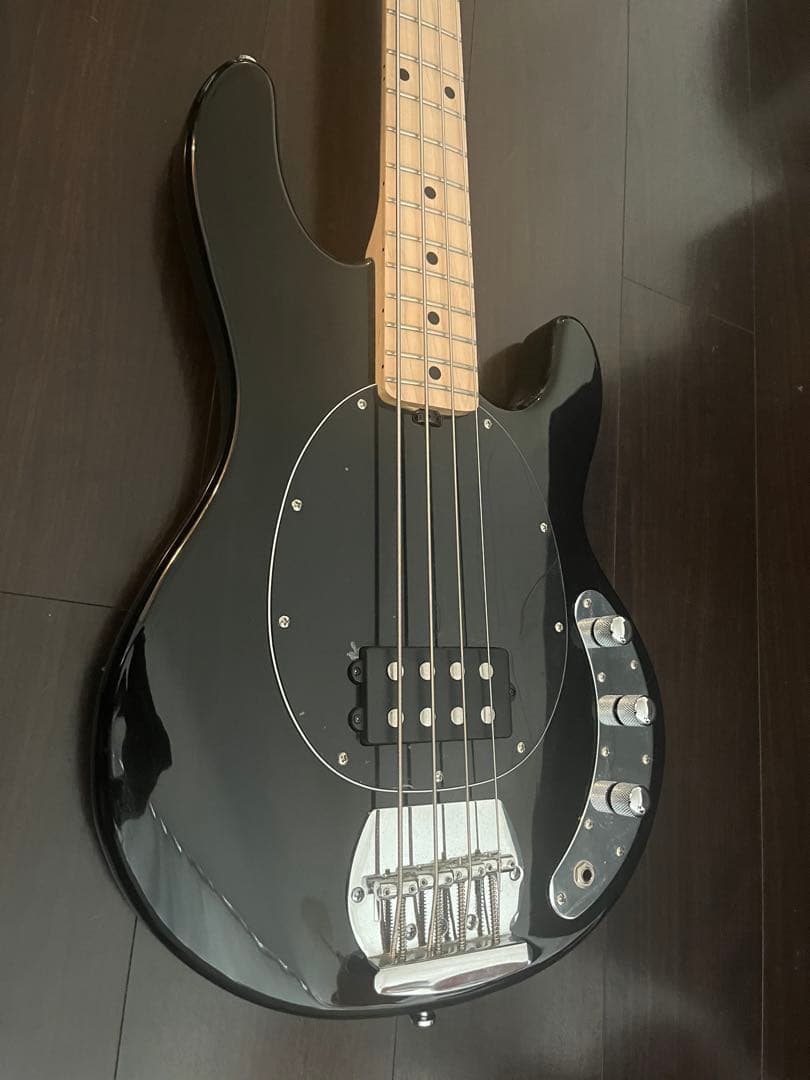 STERLING RAY4 Black チューナー・ストラップ付き
