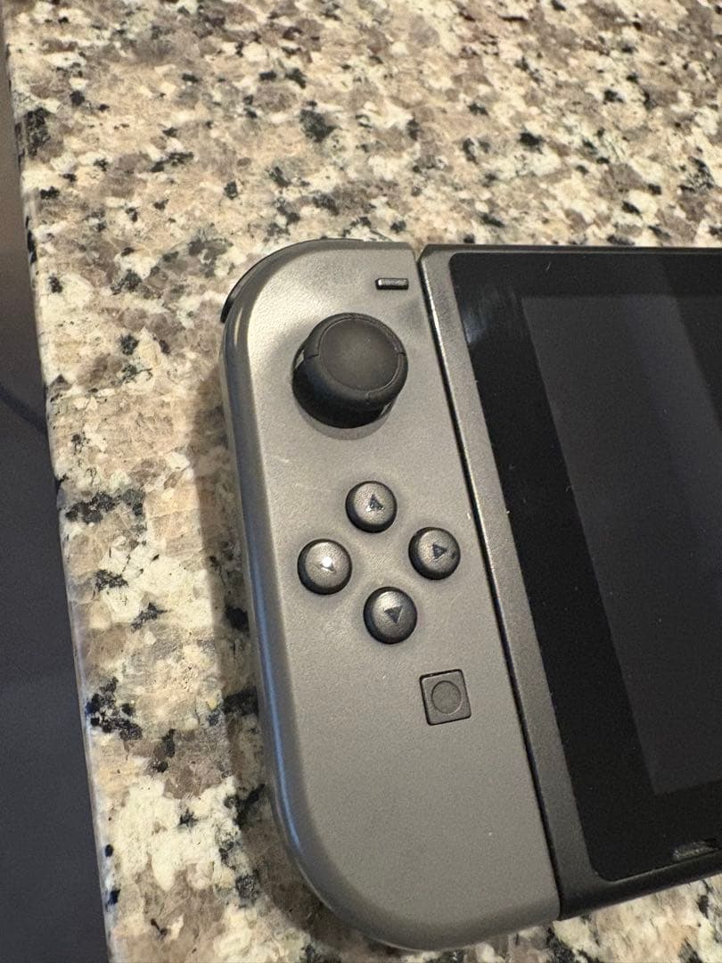 Nintendo Switch 本体 ブラック　64GB SDカード付属