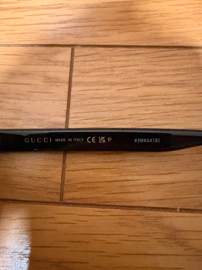 GUCCI ブラックサングラス