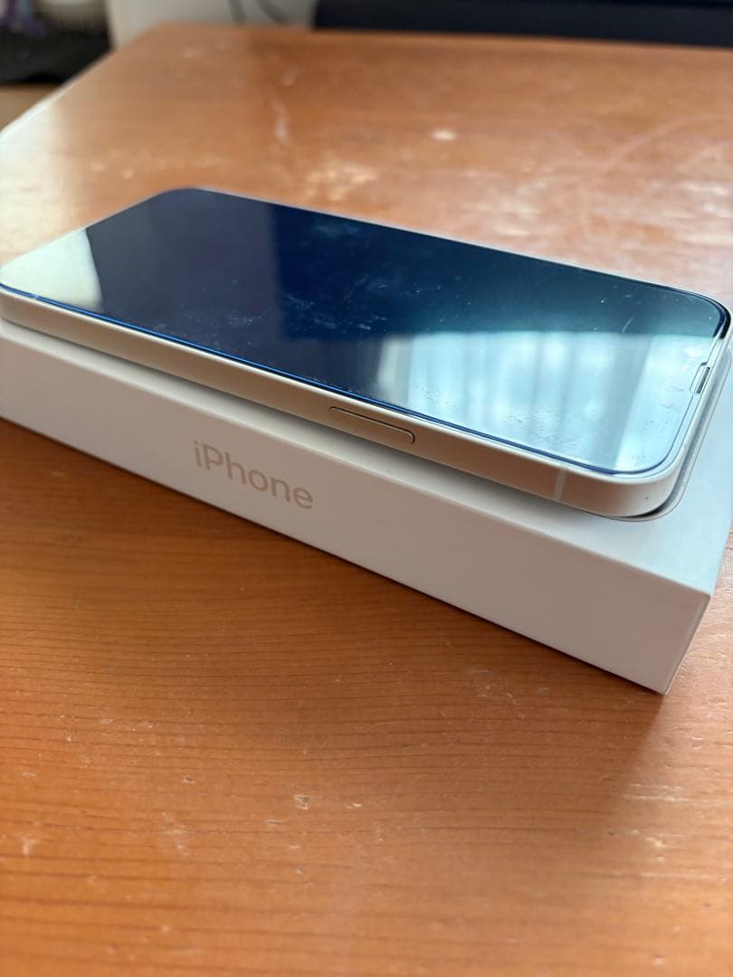 【美品】Apple iPhone 14 Plus ホワイト 本体