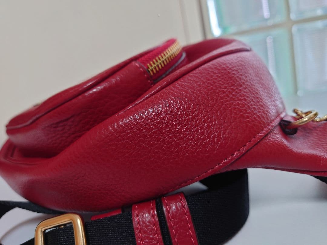 COACH レッド ボディバッグ
