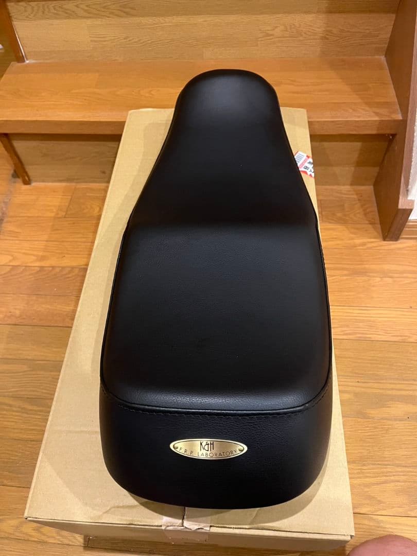 バイクシート　K＆H　段付きシートA　ステッチ仕上げ　SR400 FI用 美品