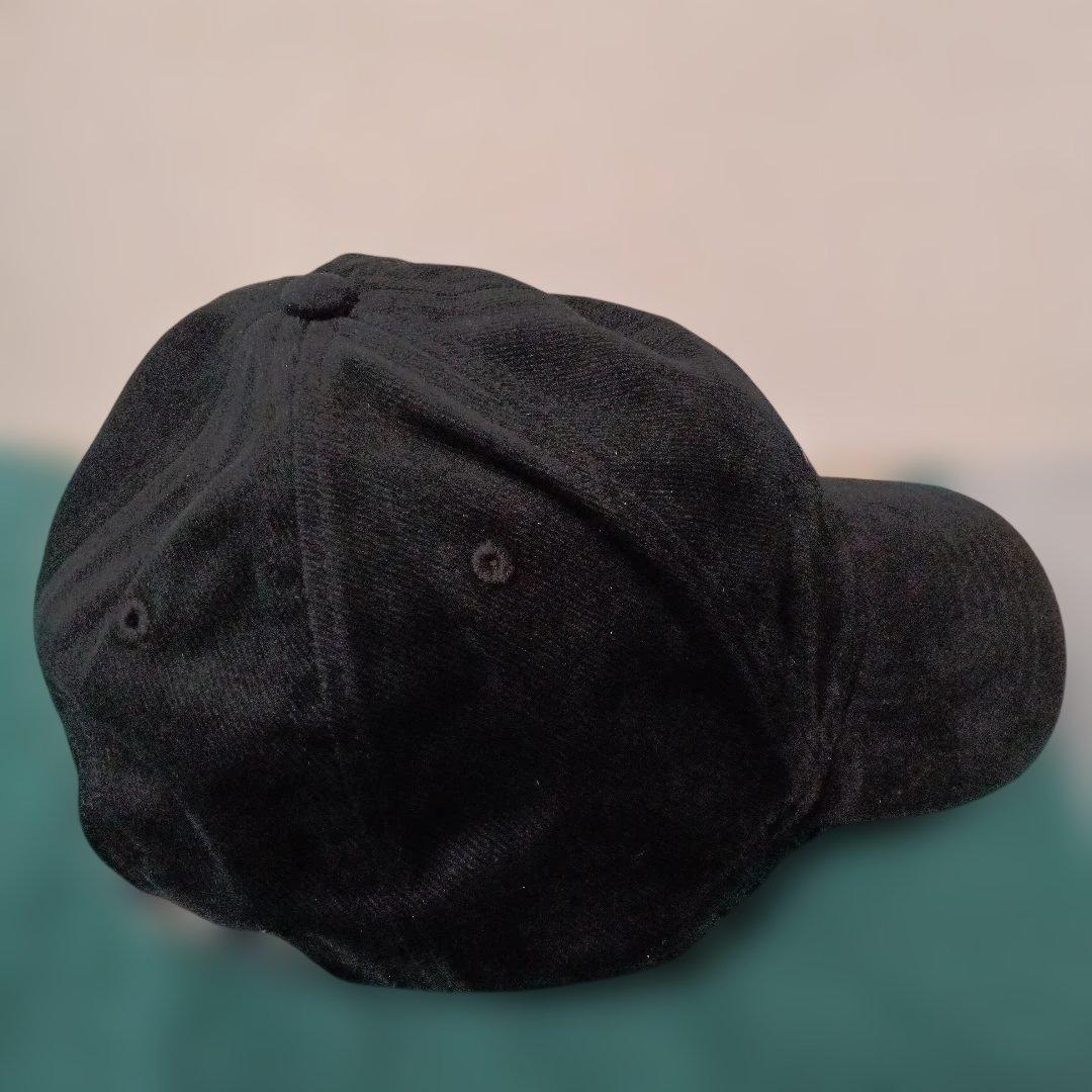   原宿限定　TOKYO BASEBALL CAPグク着用