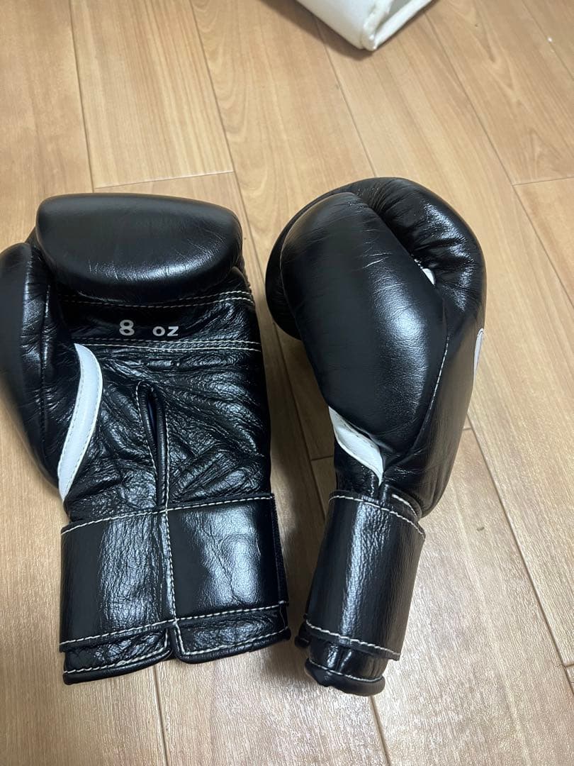 Winning ボクシンググローブ 8oz 黒