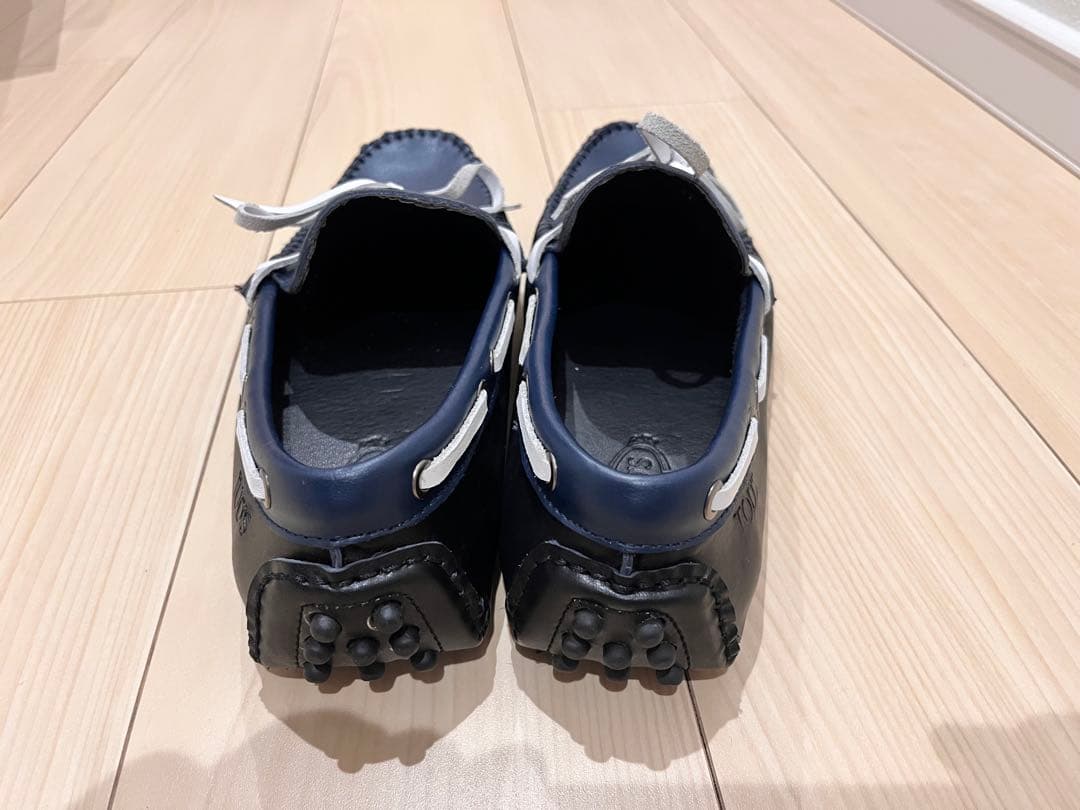 中島　　TOD’S ネイビー レザー ローファー 新品未使用　早い者勝ち