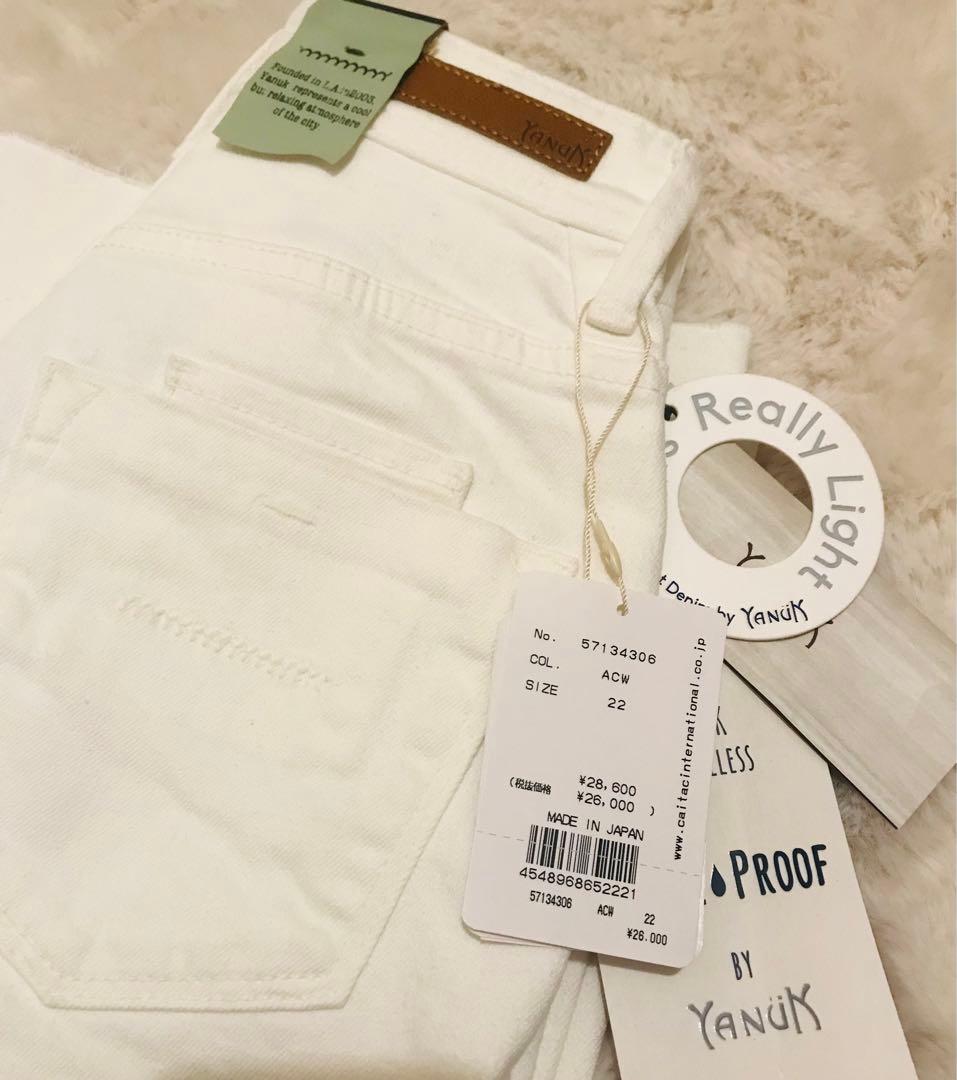 新品❤️YANUK ヤヌーク❤️リアリーライト　ワイドフレア　22 ホワイト　デニム
