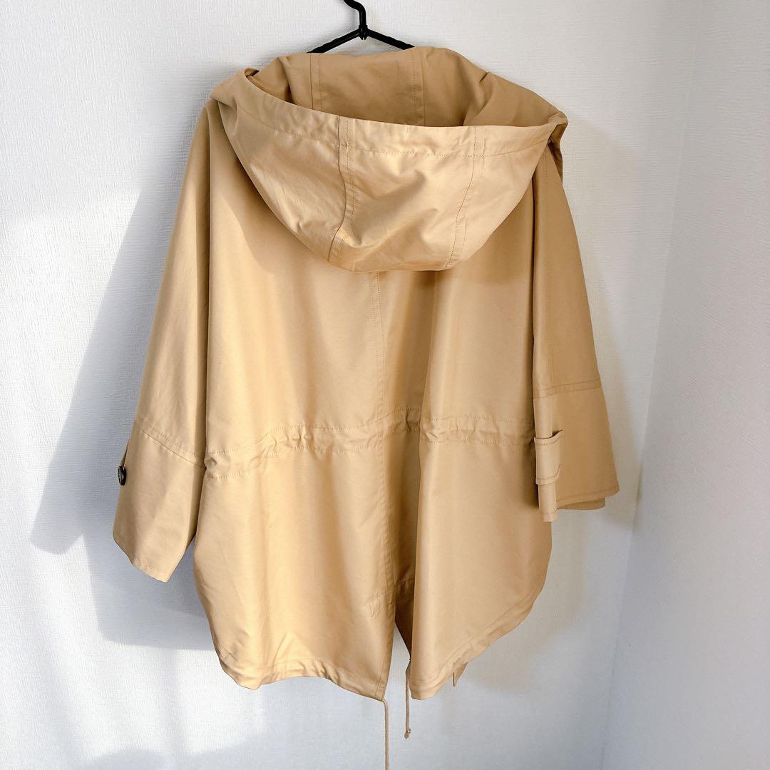 【美品】ウィークエンドマックスマーラ フーデットコート ベージュポンチョ風春服