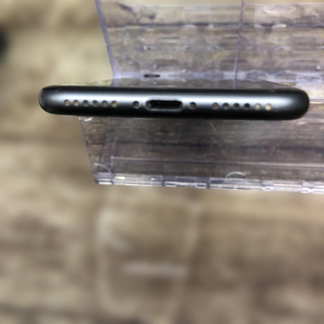 k1217 iPhone8 64GB ブラック