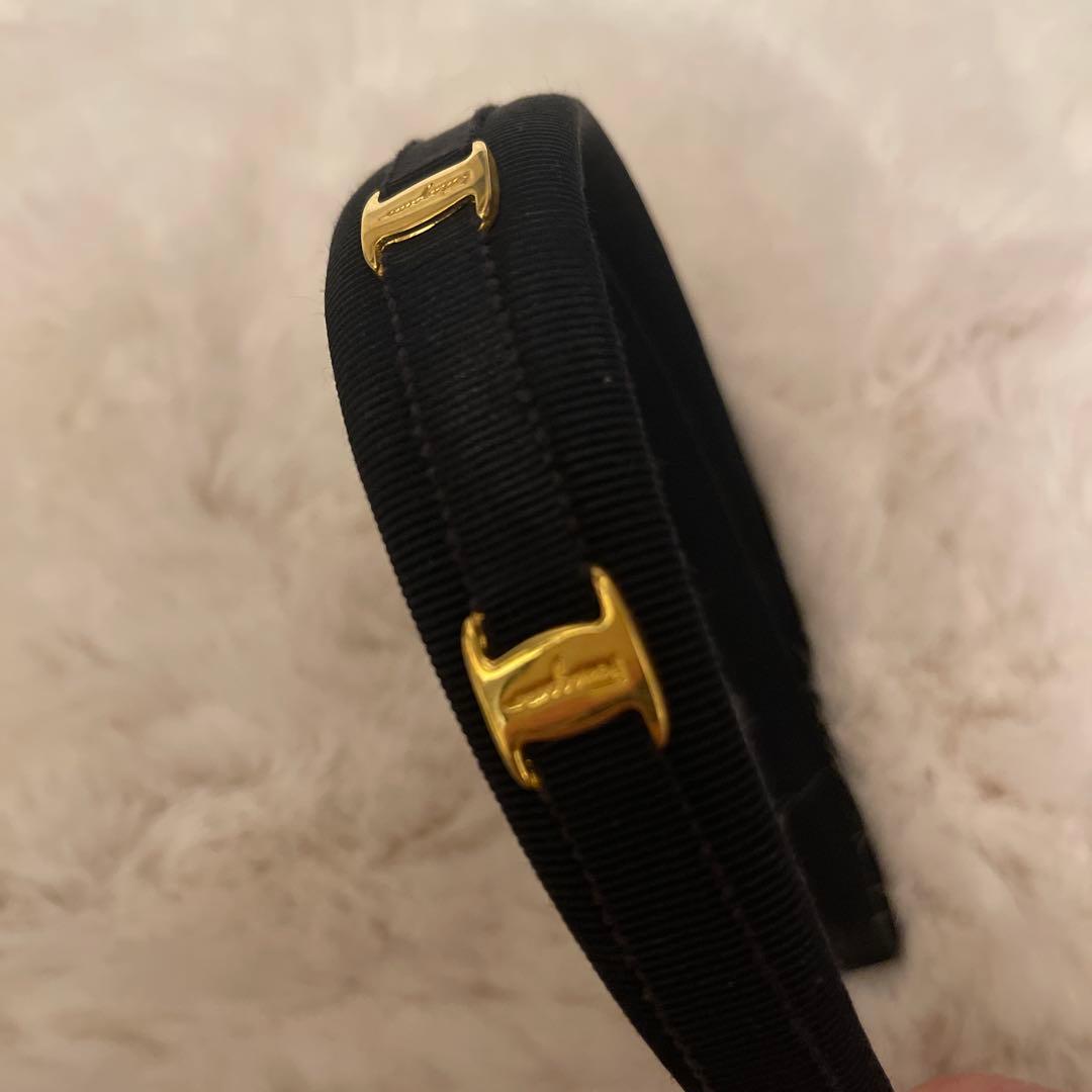 フェラガモ Ferragamo カチューシャ ヴァラ リボン ゴールド金具