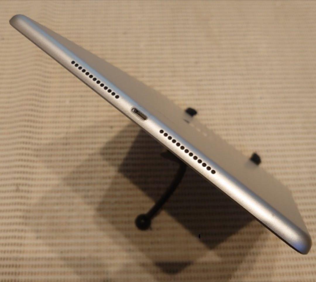 F9FDF6完動品iPad第7世代(A2197)本体32GBシルバー送料込