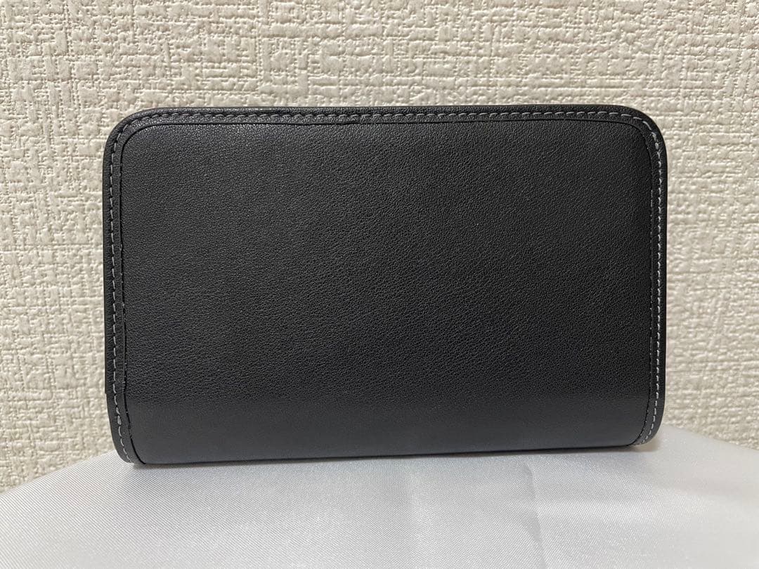 コーチ　レディース　折財布　ブラック　小銭入れあり　新品　未使用