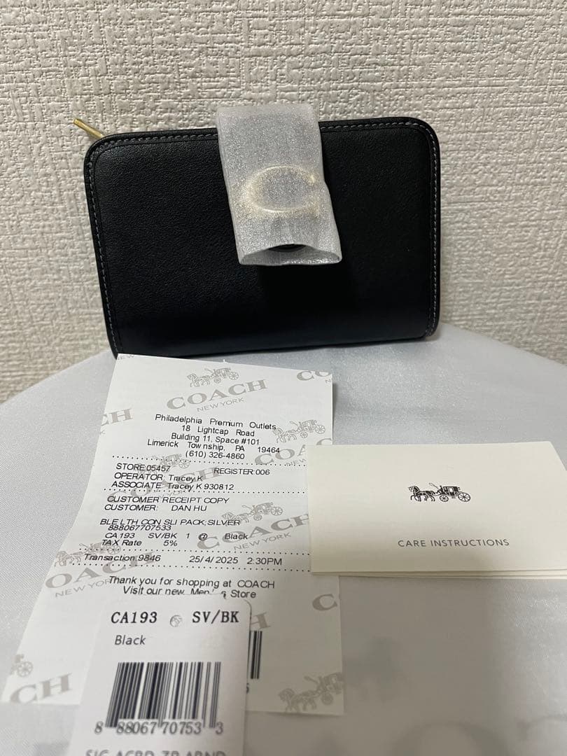コーチ　レディース　折財布　ブラック　小銭入れあり　新品　未使用