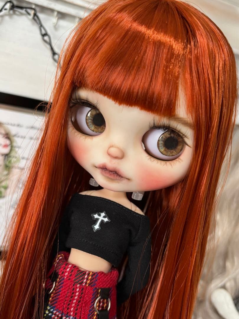 カスタムアイシードール　ネオサイズ　白肌　赤茶ストレート