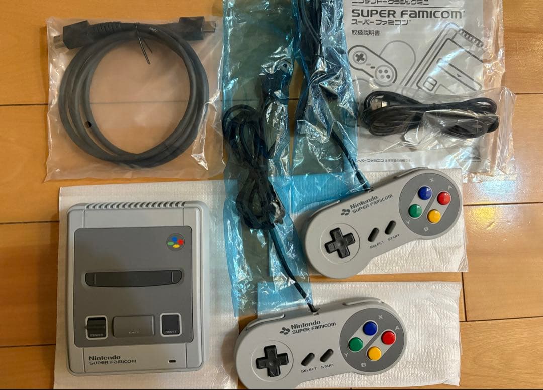 ニンテンドークラシックミニ スーパーファミコン (アダプター付)