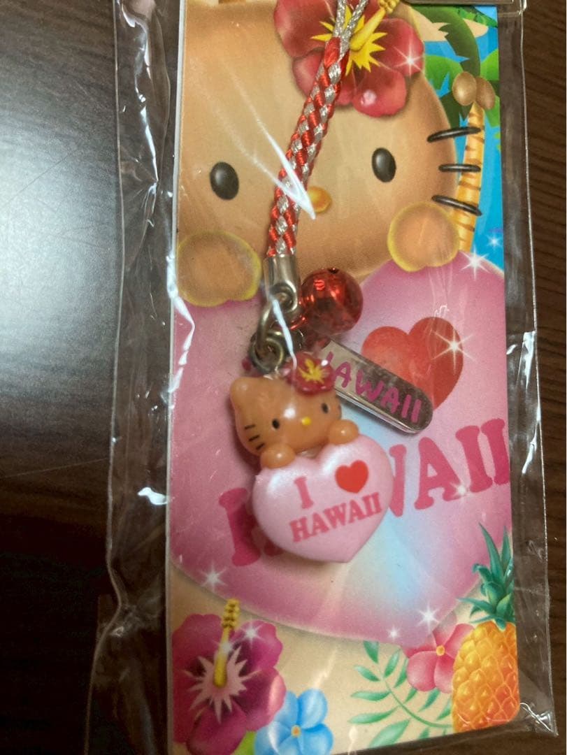 希少 激レア 新品 ご当地 ハローキティ ハワイ ウクレレ 日焼け ストラップ