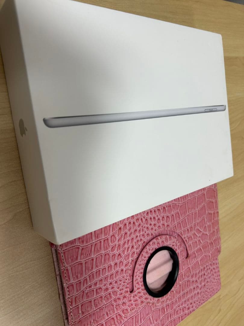 iPad 第6世代 128GB Wi-Fi 箱付属品有 カバー込み　動作確認済
