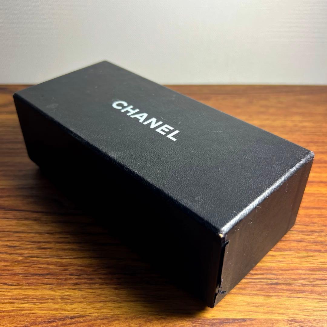 CHANEL ブラックサングラス