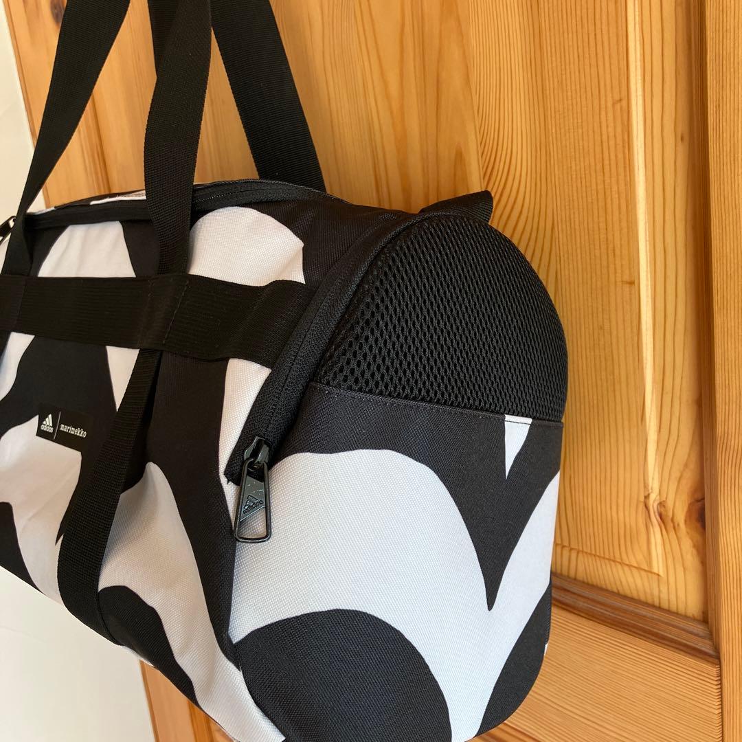 【美品】 アディダス　marimekko ボストンバッグ　ライネ柄　白黒