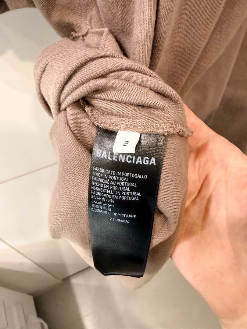 BALENCIAGA ブラウン オーバーサイズ Tシャツ