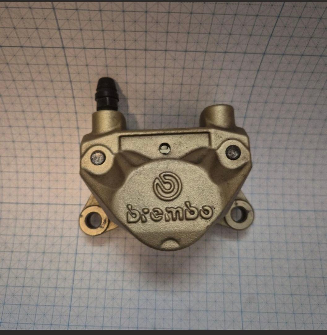 リ*ロ様 Bremboブレンボ ブレーキ キャリパー 2ピストン 旧カニ ブラッ